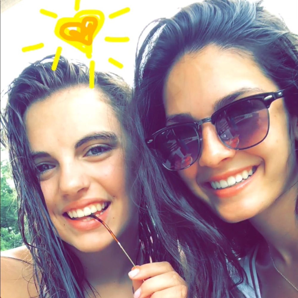 Meet your Posher, Danielle